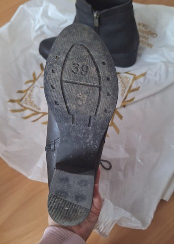 Tokalı Siyah Deri Blok Topuklu Bot - Görsel 2