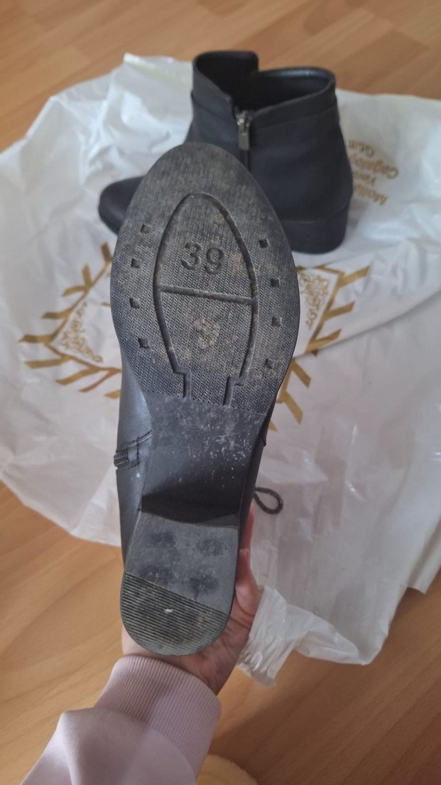 Tokalı Siyah Deri Blok Topuklu Bot - Görsel 2