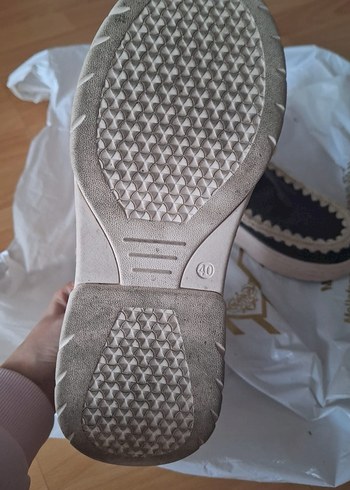 Dantel Detaylı Siyah Deri Kadın Dolgu Topuk Bot - Görsel 4