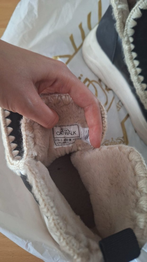 Dantel Detaylı Siyah Deri Kadın Dolgu Topuk Bot - Görsel 3