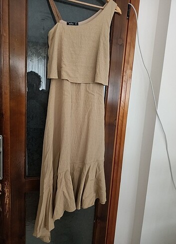 Diğer Asimetrik, volanlı elbise