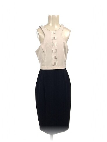 PreLoved Kısa Elbise %70 İndirimli.