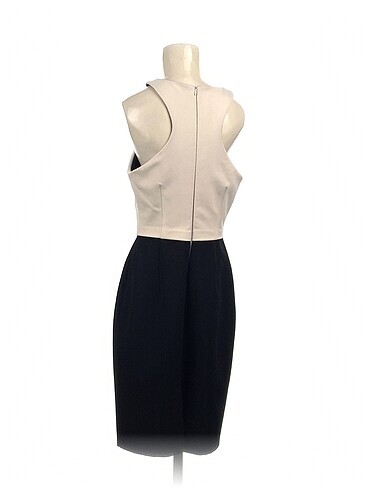 s Beden PreLoved Kısa Elbise %70 İndirimli.