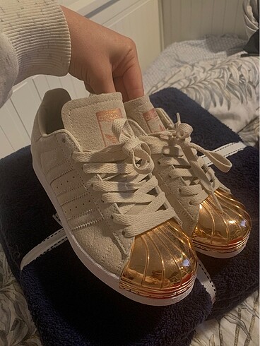 adidas superstar rose gold metaltoe