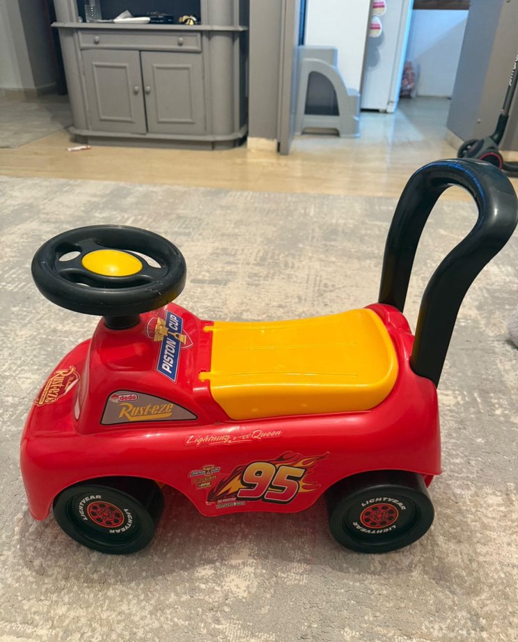 Renkli Kırmızı Oyuncak Araba - Görsel 4