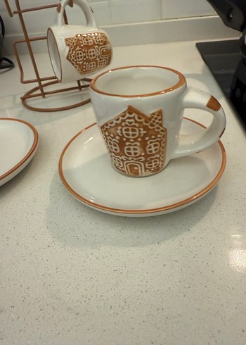 Beyaz Kahve Fincanı Seti ve Tabakları - Görsel 5