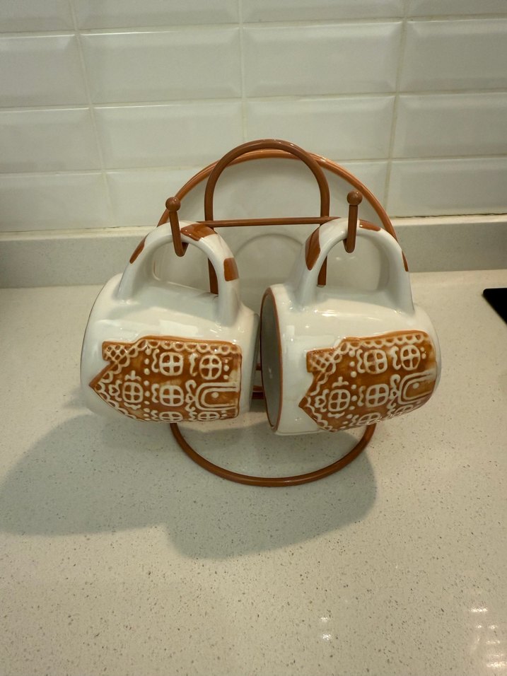 Beyaz Kahve Fincanı Seti ve Tabakları - Görsel 4