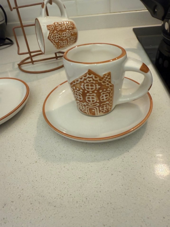 Beyaz Kahve Fincanı Seti ve Tabakları - Görsel 5