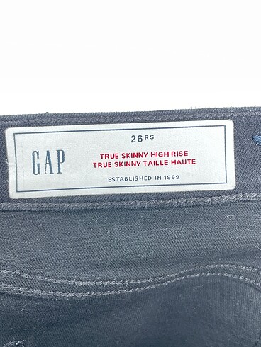 26 Beden siyah Renk Gap Jean / Kot %70 İndirimli.