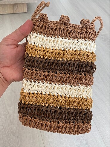 Ünlü bir markanın telefon çantası modelinden