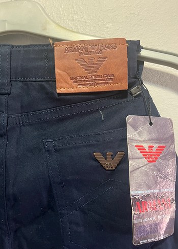 Armani Orjinal Armani Marka İc Lastigi Var