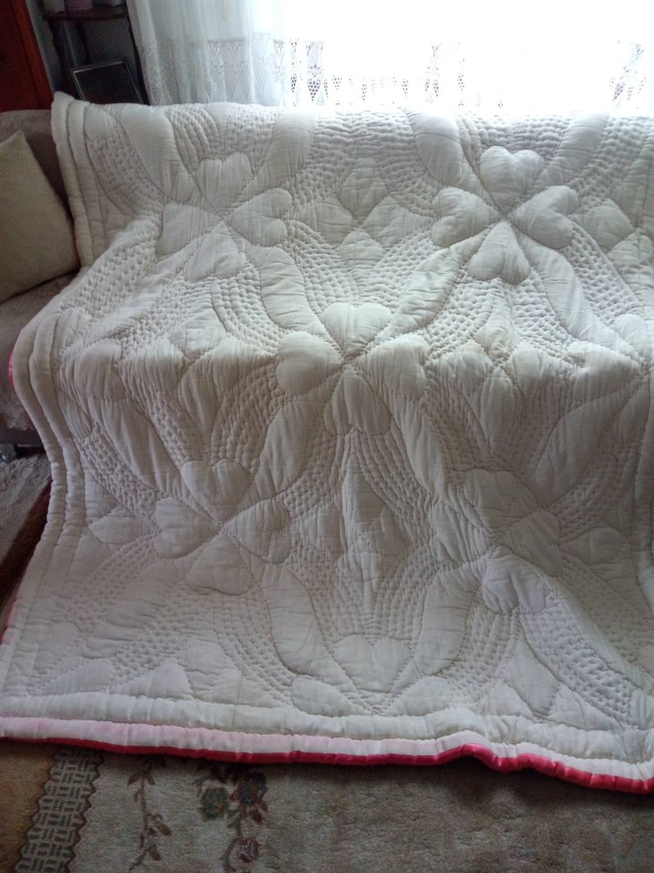 Kırmızı Kabartma Desenli Yorgan - Görsel 5