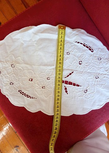 El İşlemeli Beyaz Dantel Masa Örtüsü - Görsel 4