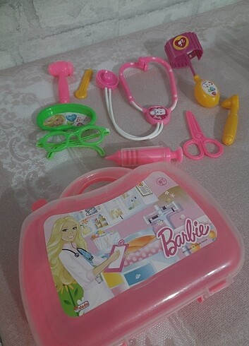 Barbie'li doktor oyuncak seti