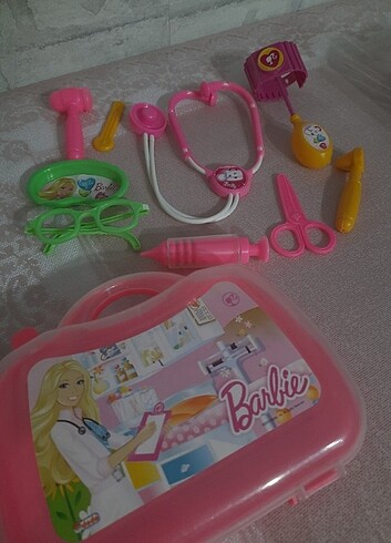  Barbie'li doktor oyuncak seti