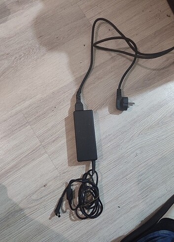 Beden Laptop şarj aleti