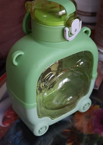 Yeşil renkli çok güzel çocuk suluğu. - Görsel 3