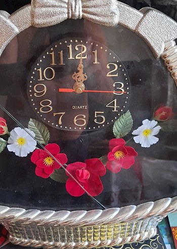 Beden kırmızı Renk Kırmızı Çiçekli Klasik Duvar Saati