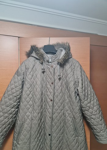 Diğer Bej Kapitone Mont Kapşonlu