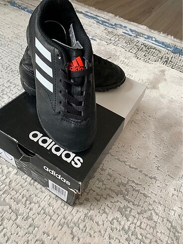 26 Beden siyah Renk Adidas 28 Numara ayakkabı