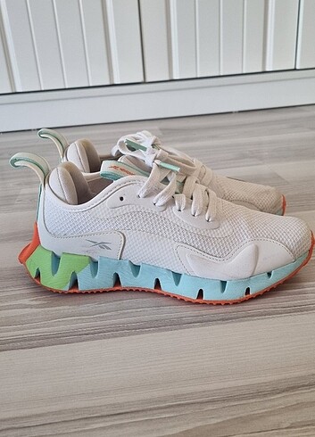 37 Beden beyaz Renk Reebok spor ayakkabi