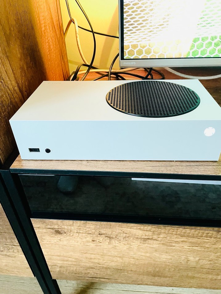 Microsoft Xbox Series S  512 GB | 2 Orijinal Kol Dahil - Görsel 3