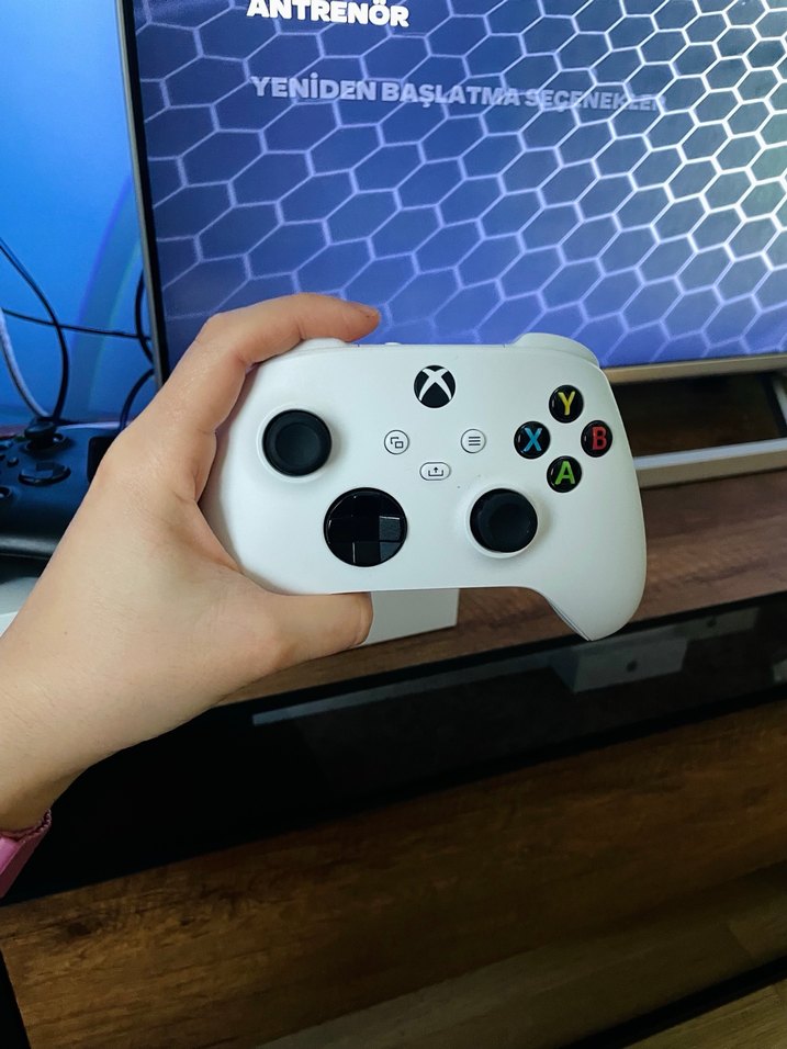 Microsoft Xbox Series S  512 GB | 2 Orijinal Kol Dahil - Görsel 4