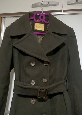 Düğmeli ve Kemerli Kahverengi Kaban - Görsel 3