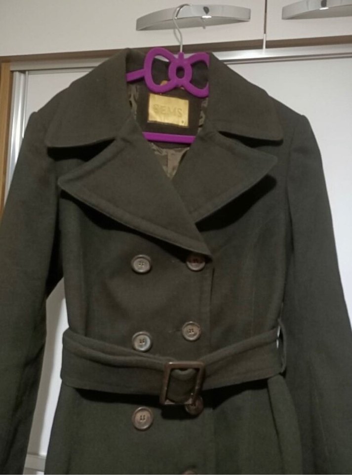 Düğmeli ve Kemerli Kahverengi Kaban - Görsel 3