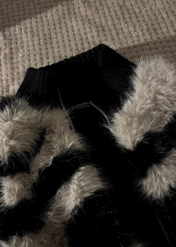 Stradivarius Zebra Desenli Kürklü Triko Yelek