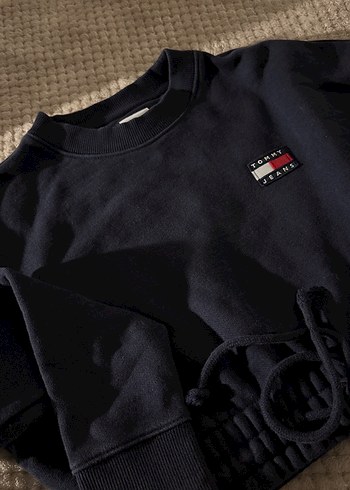 Tommy Jeans lacivert Nakışlı Kısa Sweatshirt