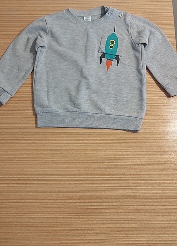 Sweatshirt