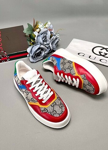 Gucci Gucci kadın spor ayakkabı 