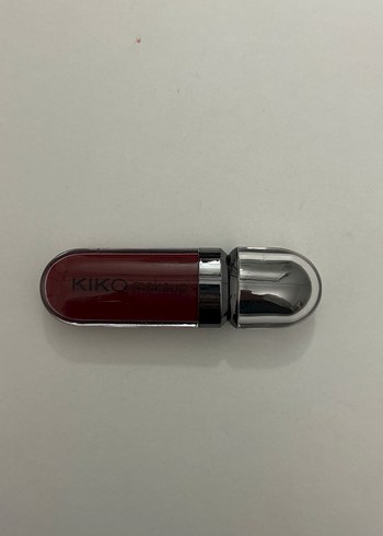 KIKO koyu kırmızı ruj