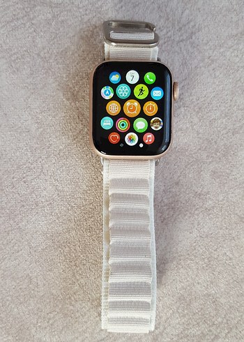 Apple Watch Series 4 40mm Gold - Görsel 2