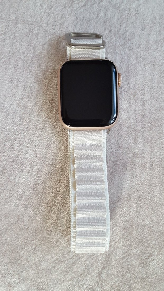 Apple Watch Series 4 40mm Gold - Görsel 4