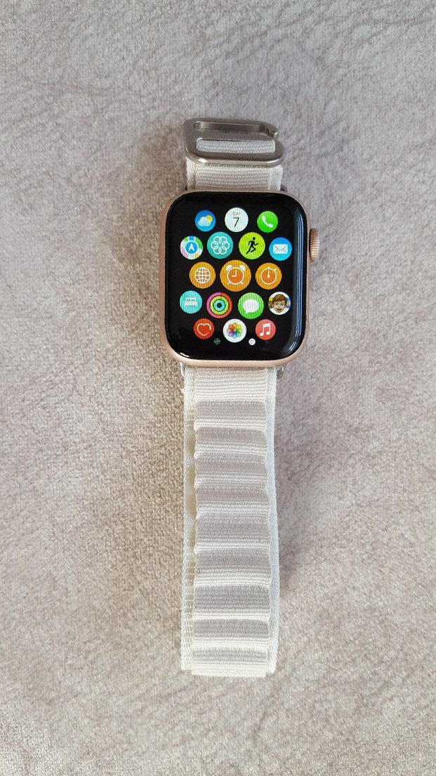 Apple Watch Series 4 40mm Gold - Görsel 2