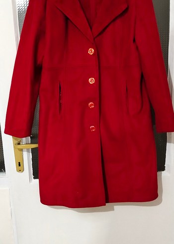 Kırmızı Düğmeli Kadın süet Kaban - Görsel 2