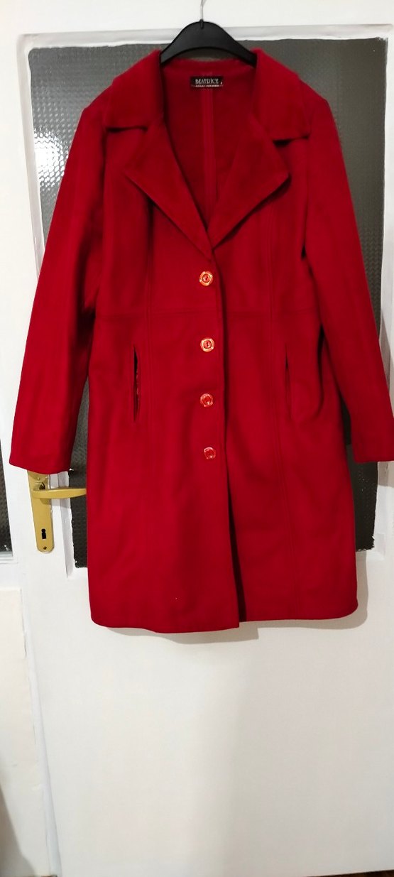 Kırmızı Düğmeli Kadın süet Kaban - Görsel 2