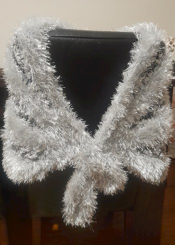 Gri Tüylü Kadın şal - Görsel 9