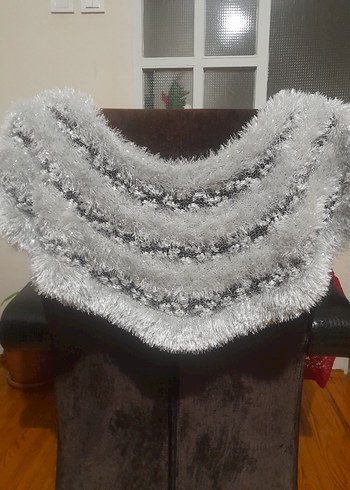 Gri Tüylü Kadın şal - Görsel 8