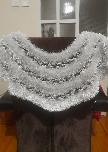 Gri Tüylü Kadın şal - Görsel 7