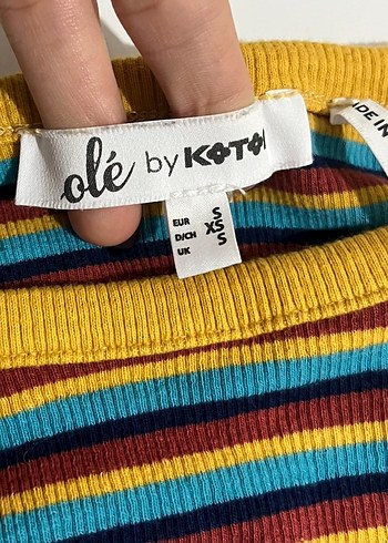 s Beden Çizgili Yüksek Yakalı Örme Kadın Atlet