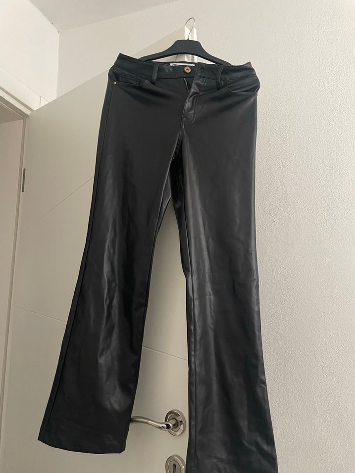 Siyah Deri Kemerli Kadın Pantolon - Görsel 2
