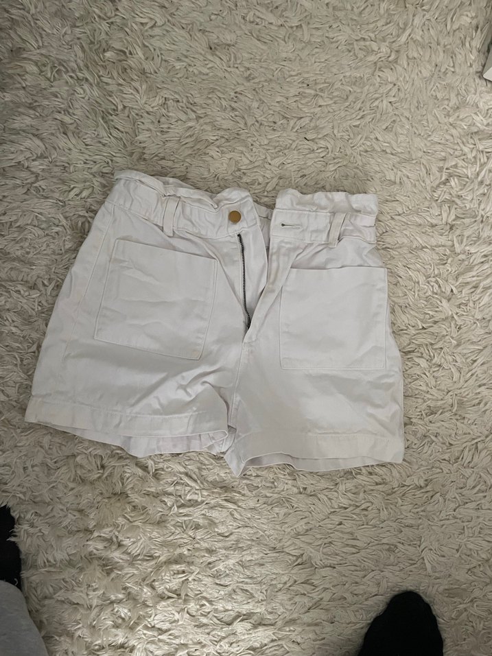 Beyaz Yüksek Bel Mini Şort - Görsel 2