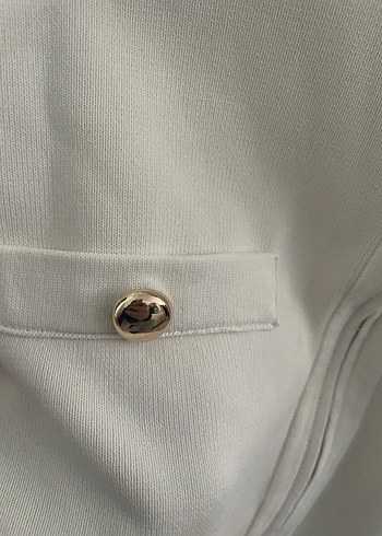 Beyaz Düğmeli Kısa Kadın Hırka - Görsel 5