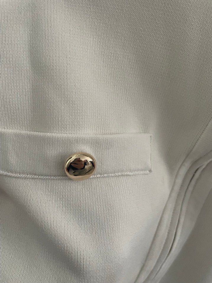 Beyaz Düğmeli Kısa Kadın Hırka - Görsel 5