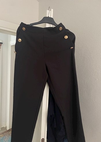 Düğmeli Siyah Midi Kadın Kumaş Pantolon - Görsel 2