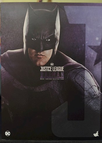 Hot Toys Justice League Batman