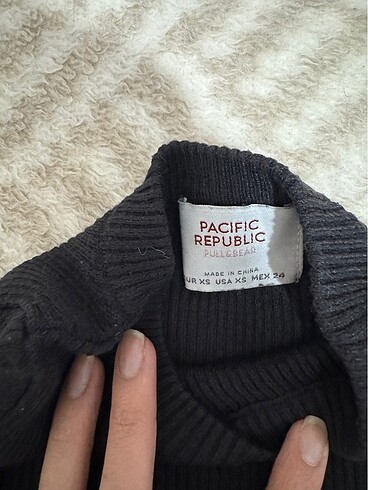 xs Beden Pull bear crop